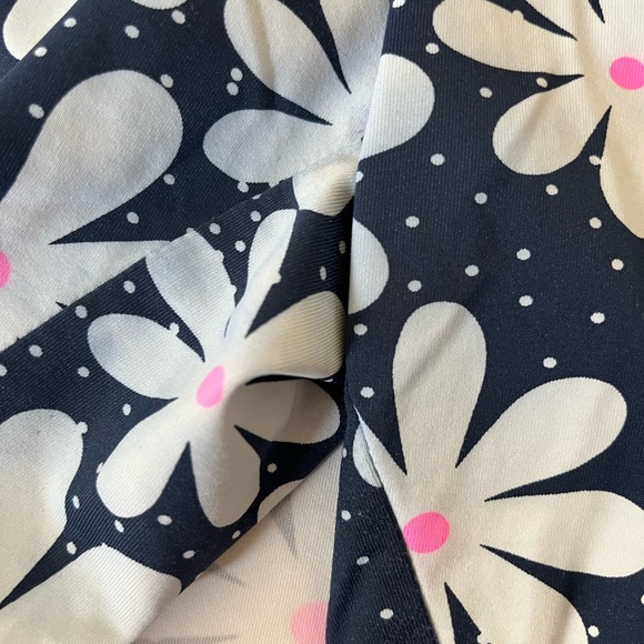 Women’s Lulu-B blue white daisy pull on skirt (skort)with built in shorts.Medium - Picture 7 of 14